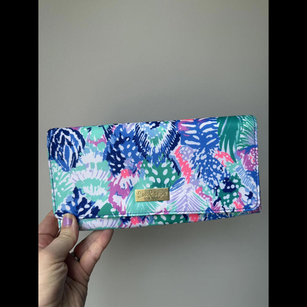 Lilly Pulitzer Floral Print Wallet - Multicolor